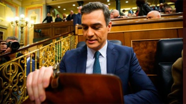 El PSOE ha pedido a sus diputados que pasen la noche del lunes 6 en Madrid. (Foto: @Congreso)