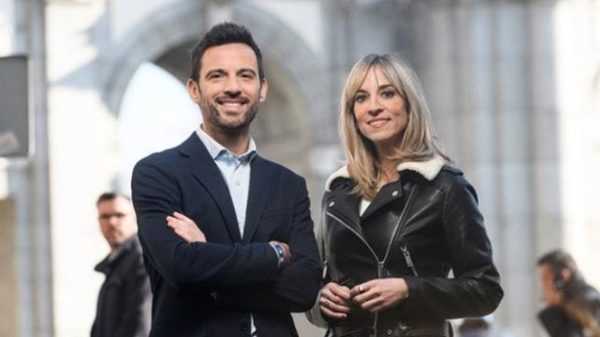Manu PérezyRebeca Marínse ponen manos a la obra cada miércoles. (Foto: Telemadrid)