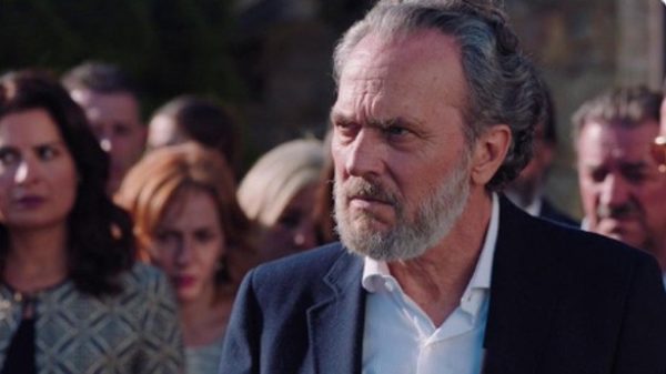 Jose Coronado en Nemo Bandeira en "Vivir sin permiso". (Foto: Telecinco)