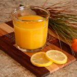 Zumo de naranja y de limón para marinar la carne. (Foto: Pixabay)