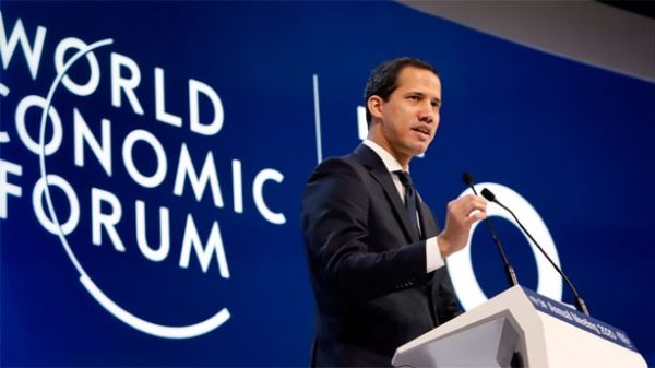 Juan Guaidó en su intervención en Davos en el marco de su gira europea. (Foto: @JuanGuaidó)