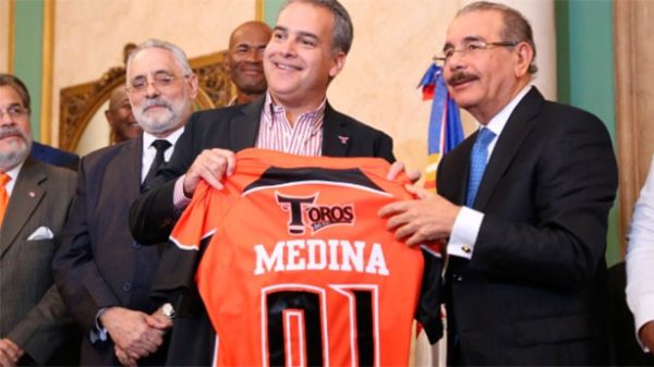 La visita del equipo de béisbol Los Toros del Este a Palacio Nacional. (Foto: PGRD)