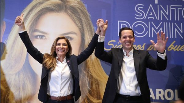 Hugo Beras anunció su respaldo a la candidatura de Carolina Mejía. (Foto: @CarolinaMejiaG)