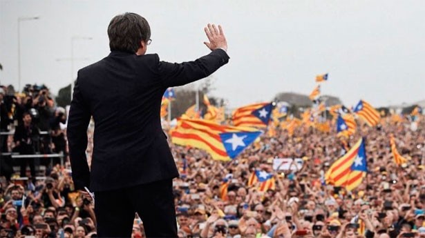 Puigdemont llamó a la lucha definitiva. (Foto)