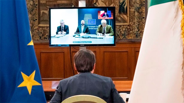 Un escenario inédito de videoconferencias ante la crítica situación en Italia. (Foto)