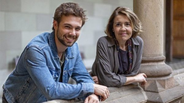 El reparto de Merlí está encabezado por Carlos Cuevas al que se une María Pujalte. (Foto: Movistar)