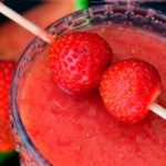 Otra forma atractiva de presentar un smoothie de fresas. (Foto: Pixabay)