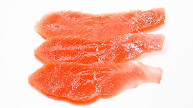 Las lonchas de salmón ahumado no deben de ser muy finas. (Foto: Pixabay)