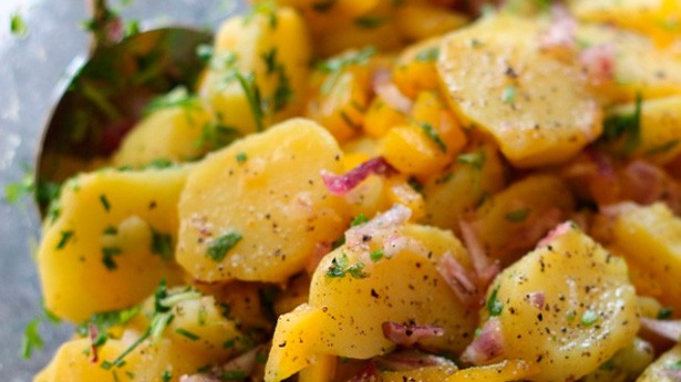 Esta ensalada de patata no se sirve muy fría. (Foto: Pixabay)