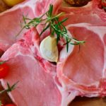 Esas ricas chuletas de cerdo que dan tanto juego. (Foto: RitaE/Pixabay)