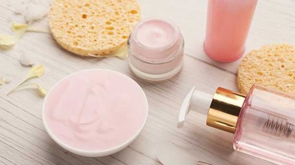 Los diez pasos de rutina facial para tener una piel perfecta en verano e invierno. (Foto: Envato)