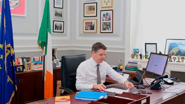 El ministro de Finanzas de Irlanda
