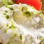 La burrata es un queso que se ha puesto de moda. (Photo by Sebastian Coman Photography on Unsplash)