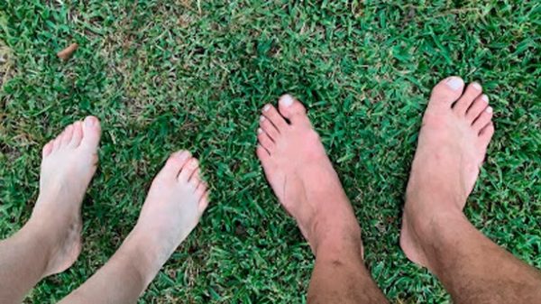 Pisar la hierba con los pies descalzos es un placer. (Foto: EF)