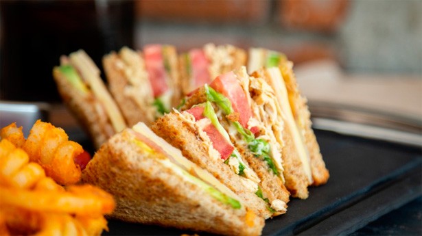 Hay mil formas de preparar ricos sandwiches. ¿Cuál es la tuya? (Foto: drsmeke/Pixabay)