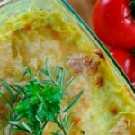 Original gratén de patatas con pescado... o restos de pollo. (Foto: RitaE/Pixabay)