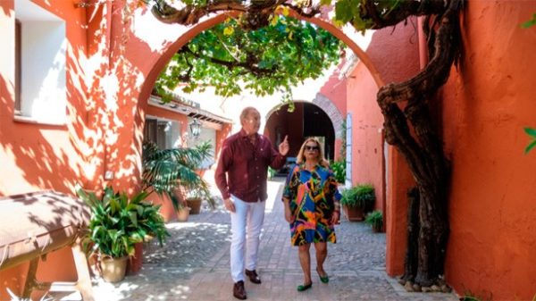 Carmina visita a Bertín en su finca. (Foto: Telecinco)
