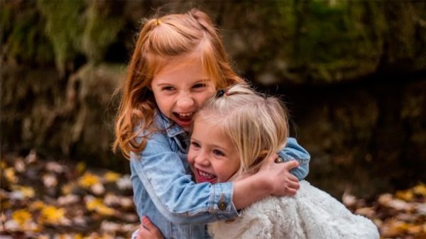 La felicidad pasa deprisa como el rayo... (Foto: Pixabay)