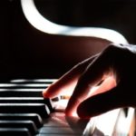 Rachmaninov siempre aparece en los momentos ideales para que no haya más sonido que el de su piano. (Foto: Pixabay)