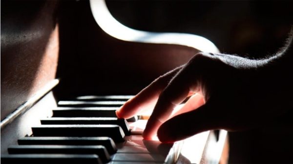 Rachmaninov siempre aparece en los momentos ideales para que no haya más sonido que el de su piano. (Foto: Pixabay)