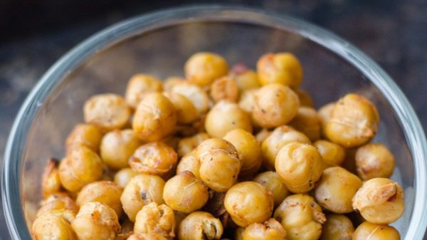 Garbanzos para un plato muy original y exótico. (Photo by Deryn Macey on Unsplash)