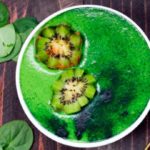 Una bebida sana y detox. (Photo by Kimzy Nanney on Unsplash)