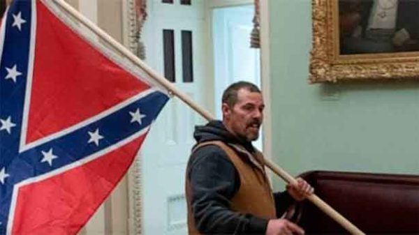 Las insólitas imágenes del asalto al Congreso. (Foto. ABC News)