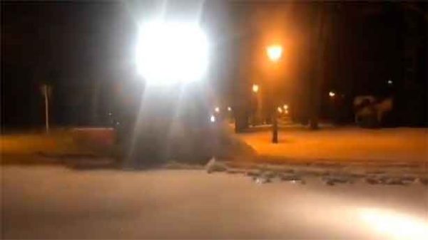 Trabajos durante la noche en los accesos al Centro Nacional de Biotecnología (CSIC)