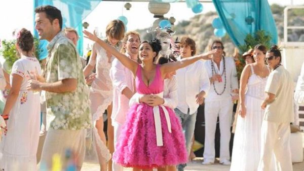Tres bodas de más