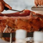 Jamón serrano para unas endibias muy originales. (Photo by Gabriella Clare Marino on Unsplash)