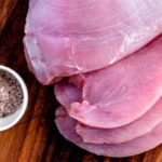 Unas pechugas de pollo para un plato diferente. (Photo by Eiliv-Sonas Aceron on Unsplash)