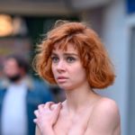 María no se atreve a salir a la calle después de sus fotos desnuda. (Foto: RTVE)