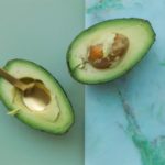 Esos aguacates tan rico y encima sanos. (Photo by FOODISM360 on Unsplash)