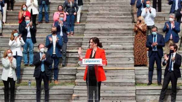Isabel Díaz Ayuso en la presentación de su candidatura. (Foto: @IdiazAyuso)
