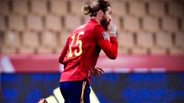 Elcapitán sumó por primera vez dos suplencia consecutivas aunque con minutos finales. (Foto: @SergioRamos)