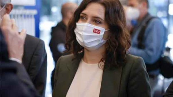 Prioridad de Isabel Díaz Ayuso a vacunación