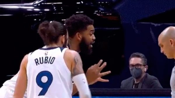 Ricky Rubio brilló ante los Bulls. (Foto: @Timberwolves)