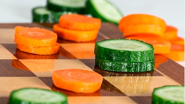Pepino y zanahoria para una ensalada llena de color. (Foto: stevepb/Pixabay)