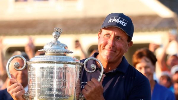 Mickelson lleva esta temporada ya dos torneos y un "major" ganados. (Foto: @ChampionsTour)