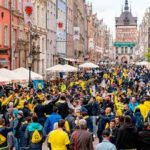 Una gran expedición de la hinchada amarilla en Gdansk. (Foto: @VillarrealCF)