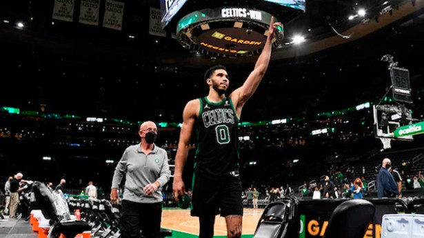 Tatum fue celebrado por sus impresionantes 50 puntos. (Foto: @celtics)