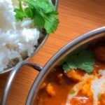 Un ragú riquísimo y con carácter. (Photo by Charles Deluvio on Unsplash)