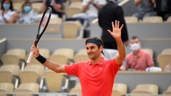 Federer se sorprendió a si mismo en su debut en París. (Foto: @rolandgarros)