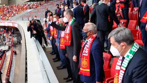 Cariñosos aplausos al Rey en el Wanda Metropolitano. (Foto: @CasaReal).
