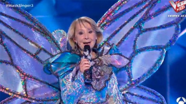 Esperanza Aguirre dio la sorpresa bajo la máscara de mariposa. (Foto: Antena 3)