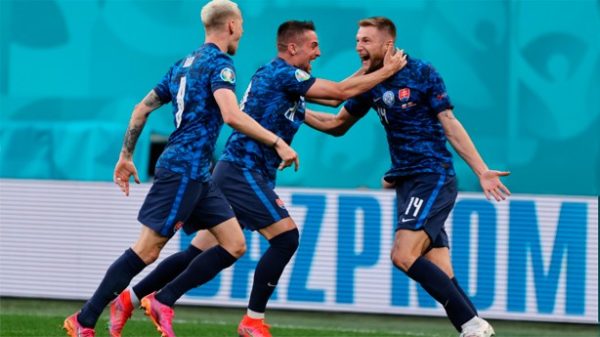Eslovaquia dio la sorpresa en San Petersburgo. (Foto: @EURO2020)