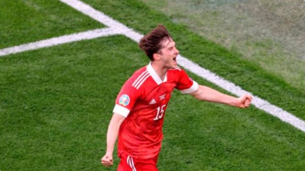 Primer gol de Miranchuk con su selección desde 2019. (Foto: @EURO2020)