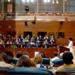 Isabel Díaz Ayuso ante la Asamblea de Madrid. (Foto: @IdiazAyuso)