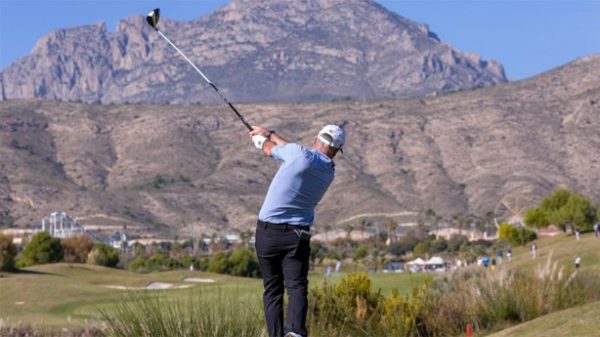 Jugar al golf con vistas