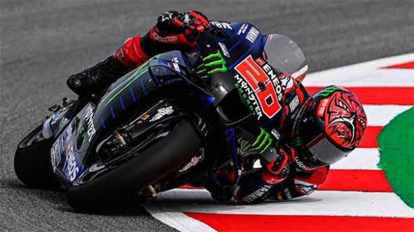 Fabio Quartararo pilotando con arrojo en un campeonato muy apretado